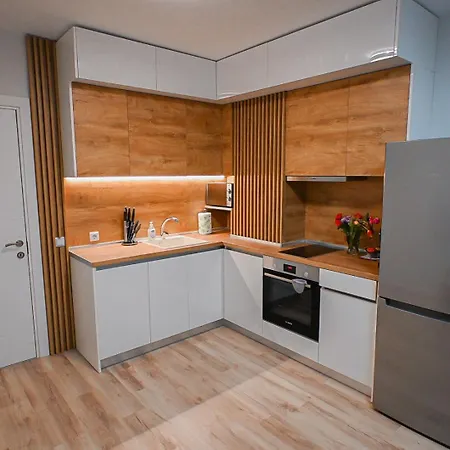 Апартамент Modern Studio In With Free Parking *
