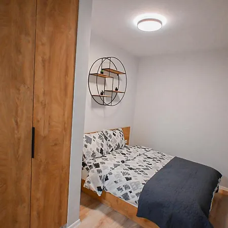 Апартамент Modern Studio In With Free Parking